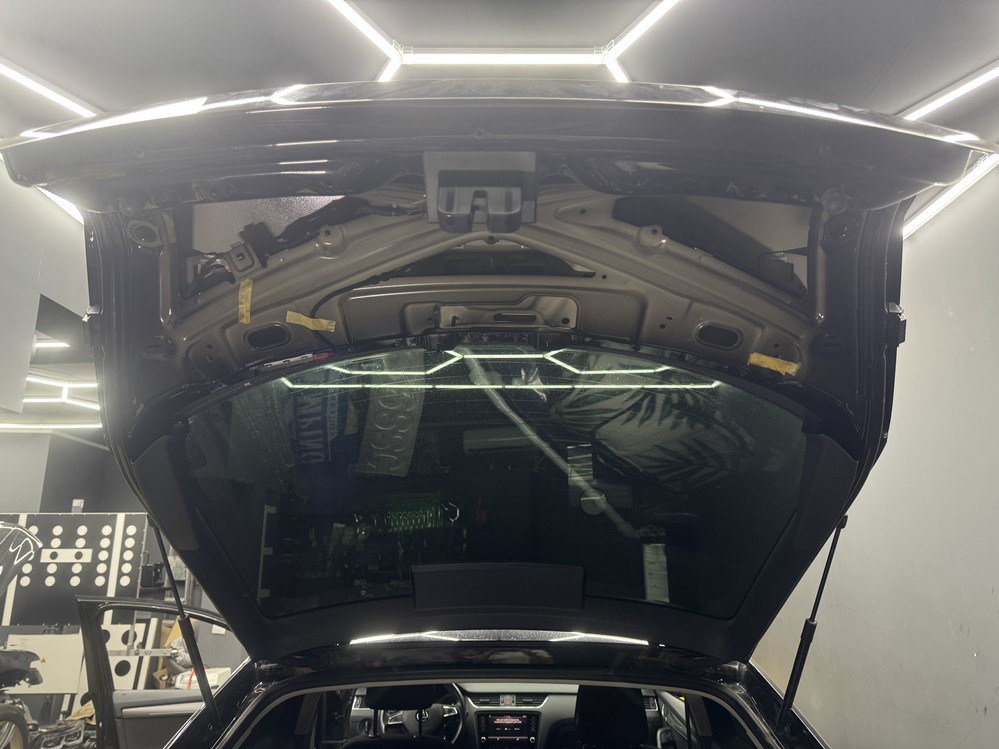 Montare 4 - Montare Activare Camera Video Spate Highline Originala Skoda Octavia III 3 Facelift 2019