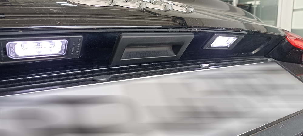 Montare 14 - Audi A4 B9 2017 Instalare Camera Marsarier Highline In Maner Spate