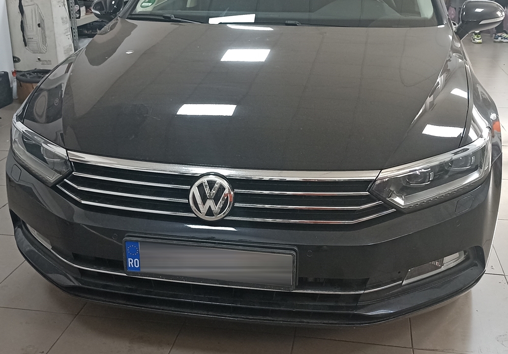 Montare 13 - VW Passat B8 2016 Montare Camera Marsarier Spate Video Highline Emblema Originala