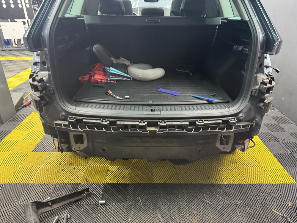 Montare 4 - Montare Carlig Remorcare Tractare Rabatabil Actionat Electric Original Skoda Kodiaq 2022 Bucuresti