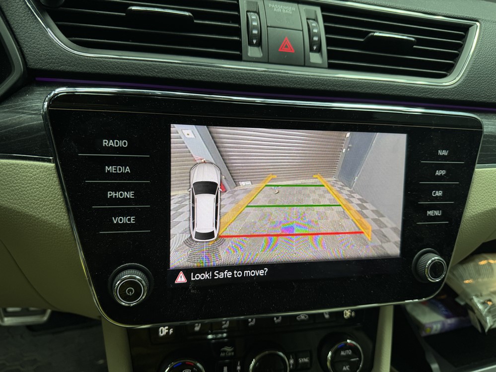 Activare 11 - Montare Instalare Camera Spate Marsarier Skoda Superb 2021 Camera Originala Highline Bucuresti Montare 11 - Montare Instalare Camera Spate Marsarier Skoda Superb 2021 Camera Originala Highline Bucuresti