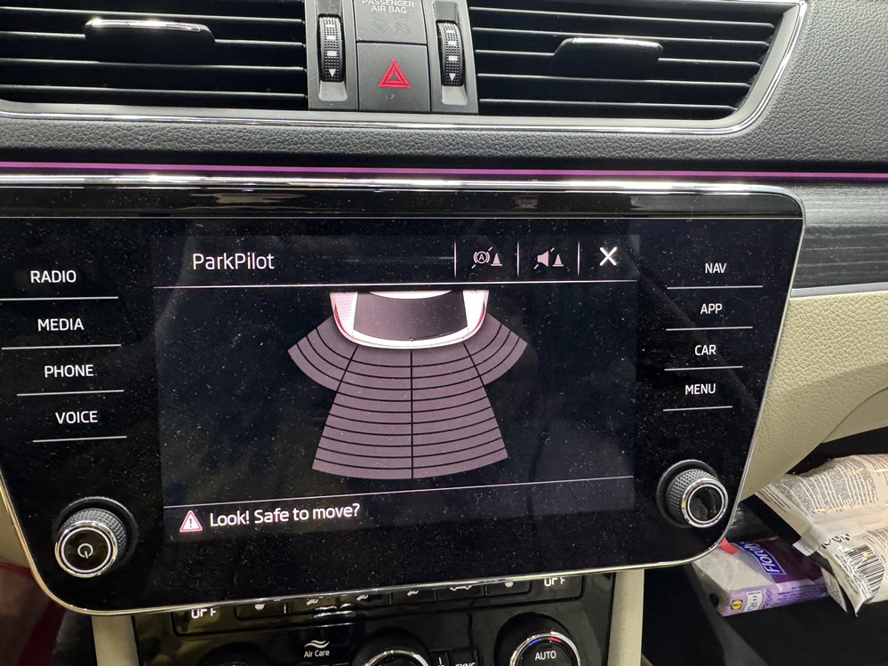 Activare 3 - Montare Instalare Camera Spate Marsarier Skoda Superb 2021 Camera Originala Highline Bucuresti Montare 3 - Montare Instalare Camera Spate Marsarier Skoda Superb 2021 Camera Originala Highline Bucuresti