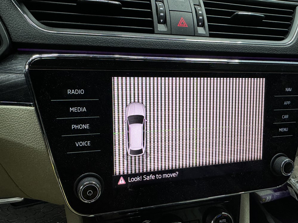 Activare 8 - Montare Instalare Camera Spate Marsarier Skoda Superb 2021 Camera Originala Highline Bucuresti Montare 8 - Montare Instalare Camera Spate Marsarier Skoda Superb 2021 Camera Originala Highline Bucuresti