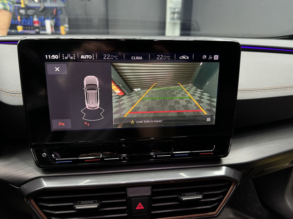 Montare 10 - Montare Instalare Camera Video Spate Marsarier CUPRA FORMENTOR Originala Highline