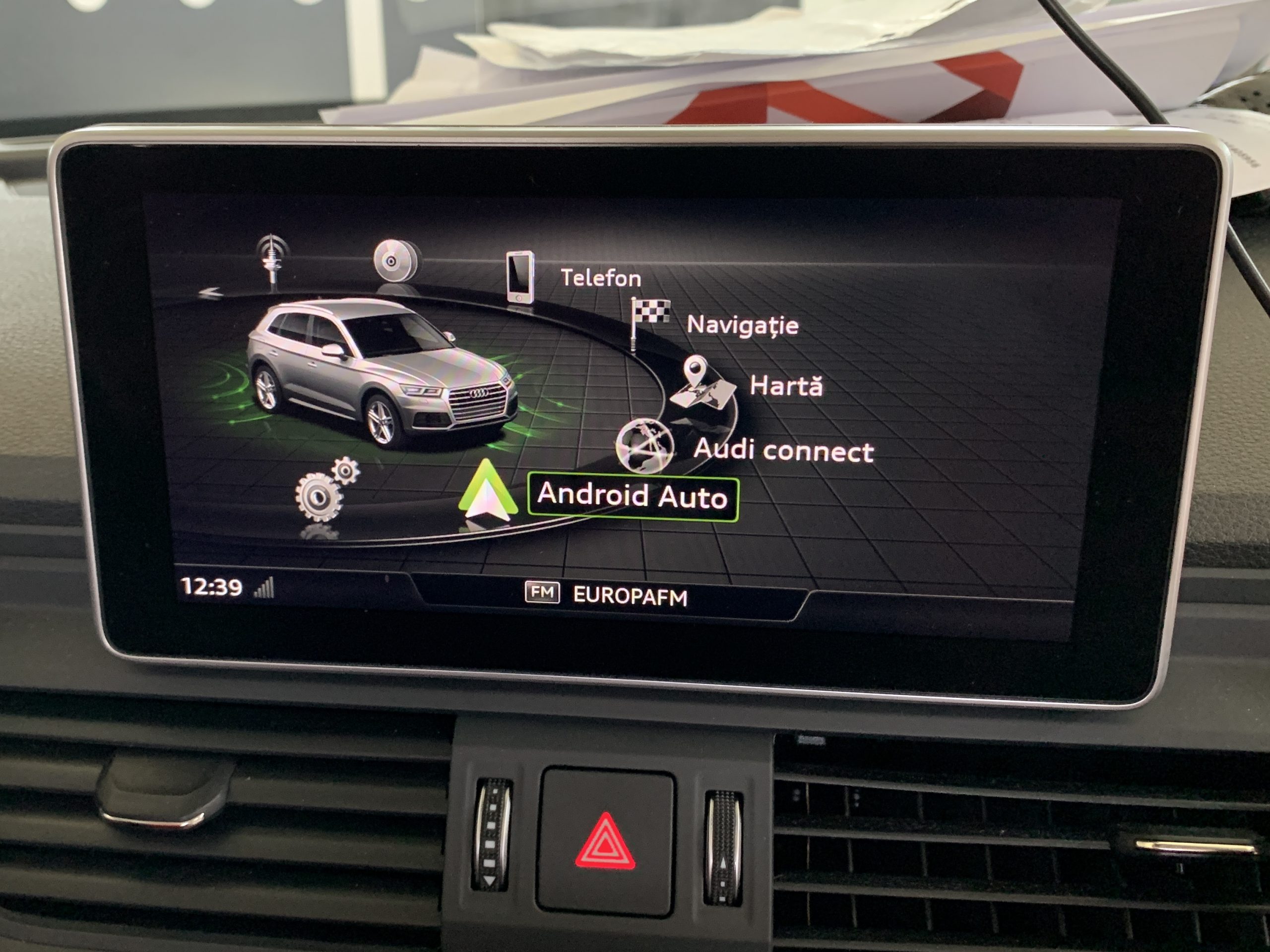 Montare 11 - Audi Q5 FY 2018 Instalare Camera Spate Marsarier Carplay Android Auto Google Waze Youtube Android Iphone