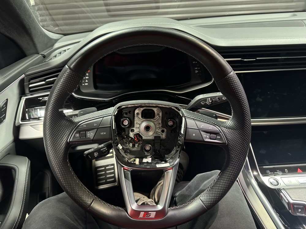 Montare 3 - Montare Volan Sport Tesit RS RSQ8 SQ8 S Line RS Mode Piele Full Perforat Original Audi Q8 2019