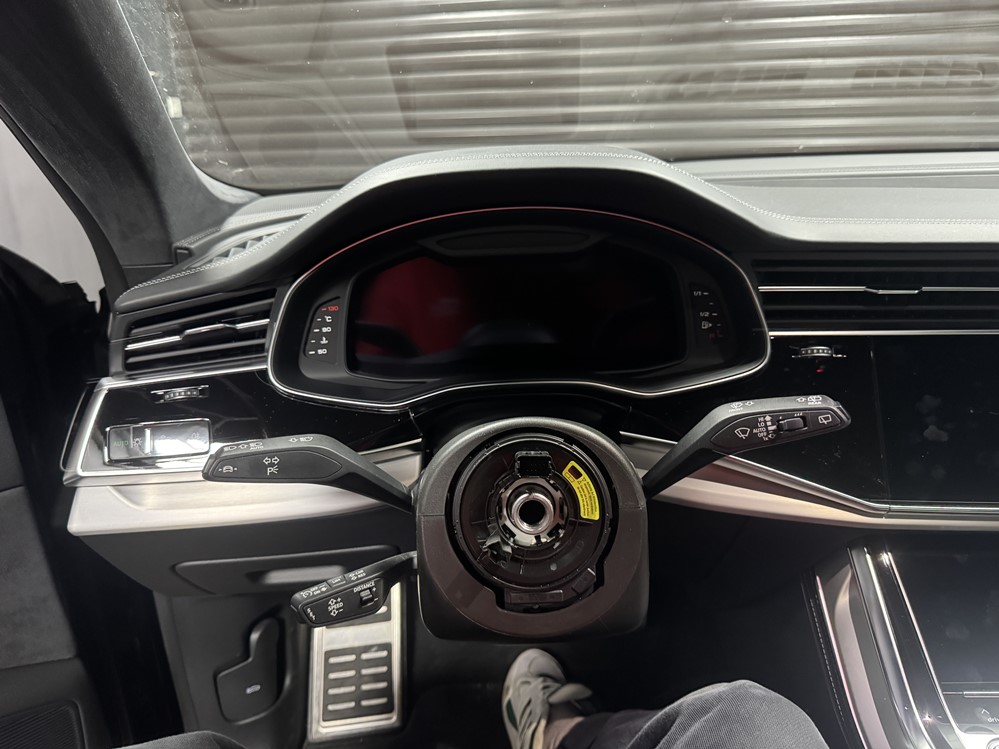 Montare 4 - Montare Volan Sport Tesit RS RSQ8 SQ8 S Line RS Mode Piele Full Perforat Original Audi Q8 2019