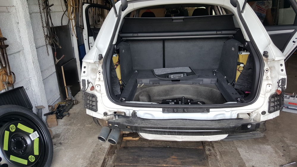 Montare 3 - Audi A4 B8 2013 Facelift Montaj Si Activare Senzori Parcare Spate Audi A4 B8