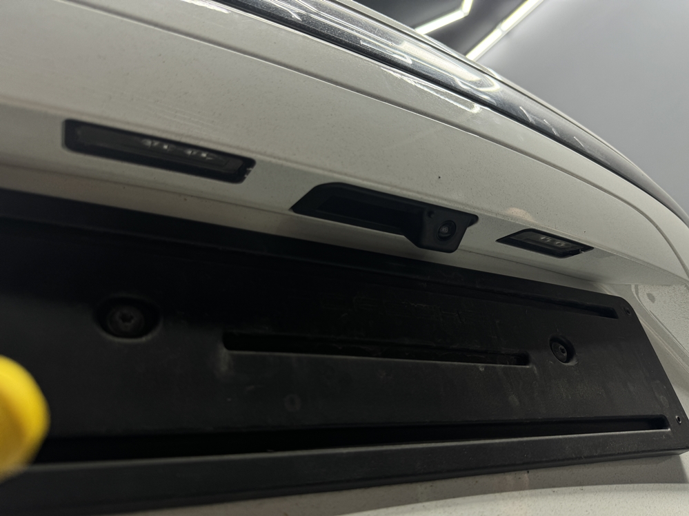 Montare 10 - Porsche Cayenne 2020 9YA Instalare Montare Montaj Retrofit Camera Spate Marsarier Activare Apple Carplay Wireless