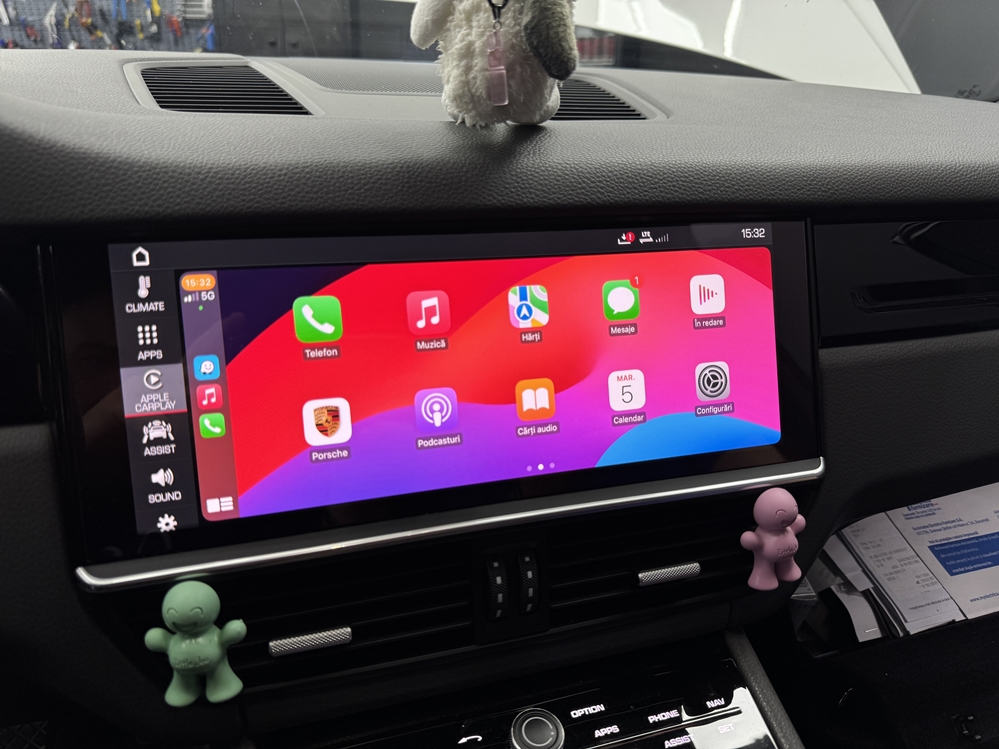 Montare 13 - Porsche Cayenne 2020 9YA Instalare Montare Montaj Retrofit Camera Spate Marsarier Activare Apple Carplay Wireless