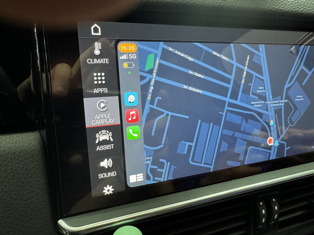 Montare 17 - Porsche Cayenne 2020 9YA Instalare Montare Montaj Retrofit Camera Spate Marsarier Activare Apple Carplay Wireless