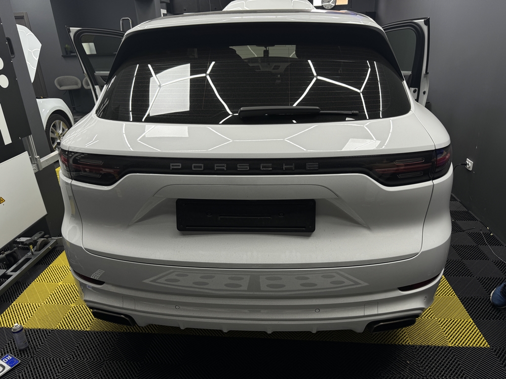 Montare 8 - Porsche Cayenne 2020 9YA Instalare Montare Montaj Retrofit Camera Spate Marsarier Activare Apple Carplay Wireless