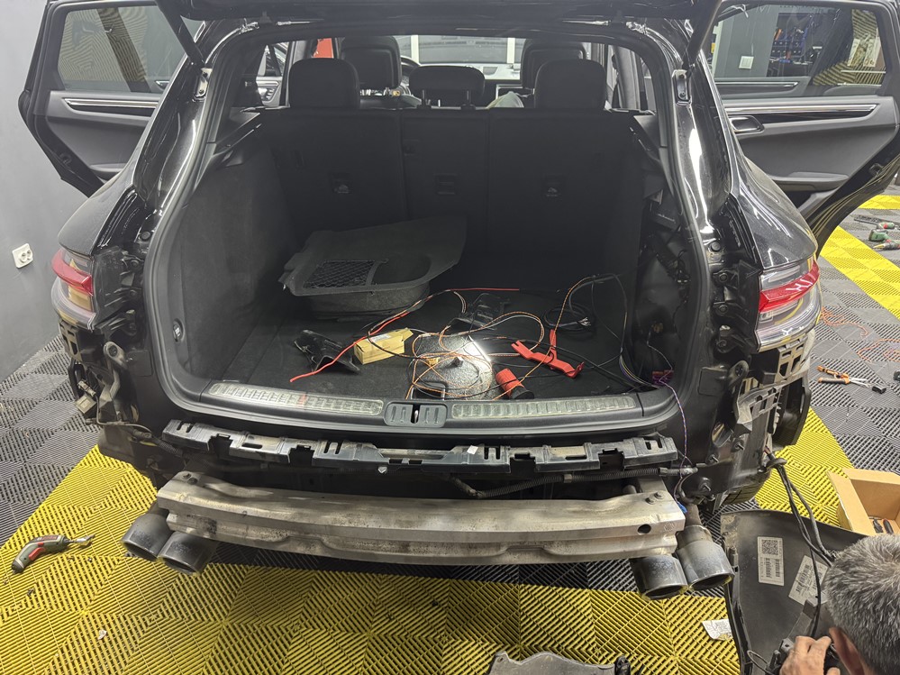 Activare 4 - Porsche Macan 2020 Instalare Senzori Parcare Fata Spate Originali Si Camera Marsarier Montare 4 - Porsche Macan 2020 Instalare Senzori Parcare Fata Spate Originali Si Camera Marsarier