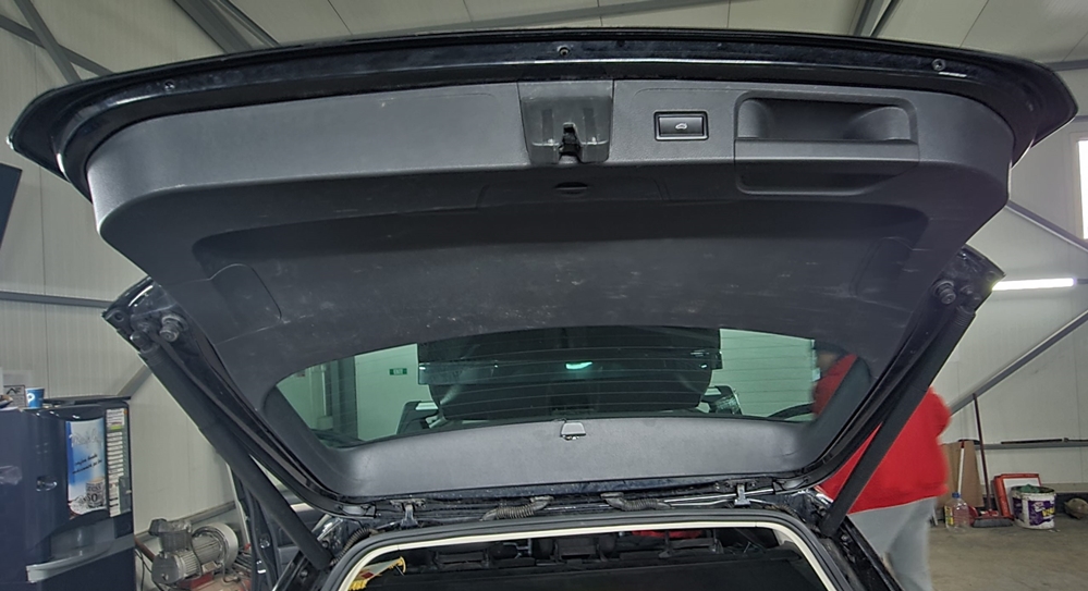 Activare 9 - VW Passat B8 2017 Instalare Portbagaj Electric Deschidere Electrica Haion Din Buton Montare 9 - VW Passat B8 2017 Instalare Portbagaj Electric Deschidere Electrica Haion Din Buton