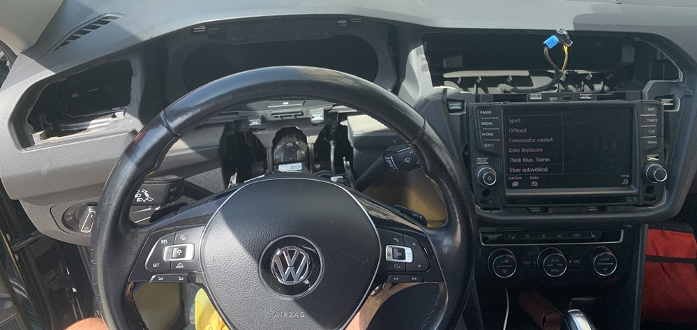 Montare 3 - Reparatie Eroare Ceasuri Digitale Tablou De Bord Atelier Front Assist Indisponibil VW Tiguan AD1