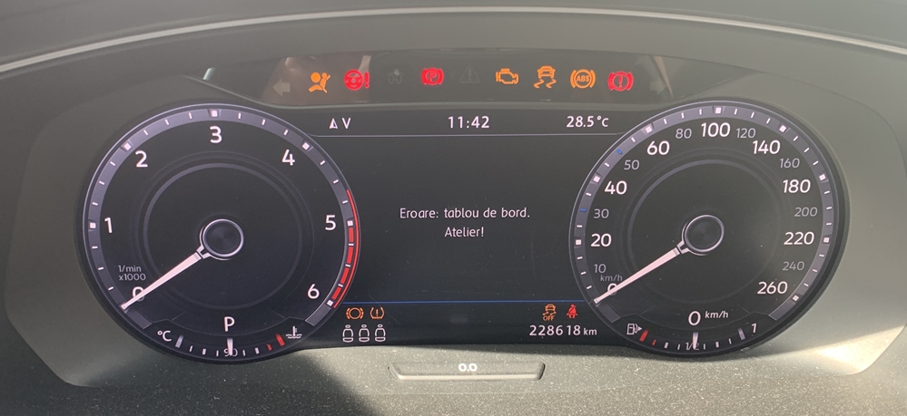 Montare 6 - Reparatie Eroare Ceasuri Digitale Tablou De Bord Atelier Front Assist Indisponibil VW Tiguan AD1