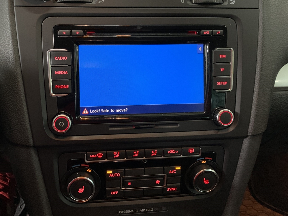 Activare 2 - VW Golf 6 VI 2009 Reparatie Camera Spate Marsarier Originala Imagine Albastra Montare 2 - VW Golf 6 VI 2009 Reparatie Camera Spate Marsarier Originala Imagine Albastra