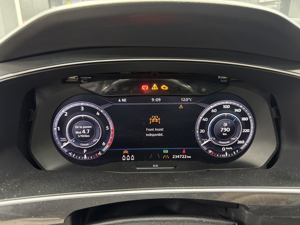 Montare 2 - Reparatie Ceasuri Digitale Bord Remediere Eroare: Tablou de Bord Atelier Front Assist Indisponibil VW Tiguan 2017
