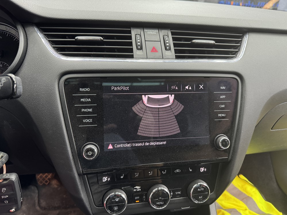 Montare 3 - Retrofit Montaj Instalare Camera Spate Marsarier Skoda Octavia 3 2019 Originala Highline Bucuresti