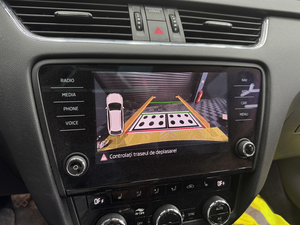Montare 4 - Retrofit Montaj Instalare Camera Spate Marsarier Skoda Octavia 3 2019 Originala Highline Bucuresti