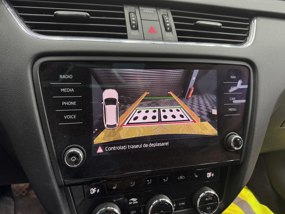 Montare 5 - Retrofit Montaj Instalare Camera Spate Marsarier Skoda Octavia 3 2019 Originala Highline Bucuresti