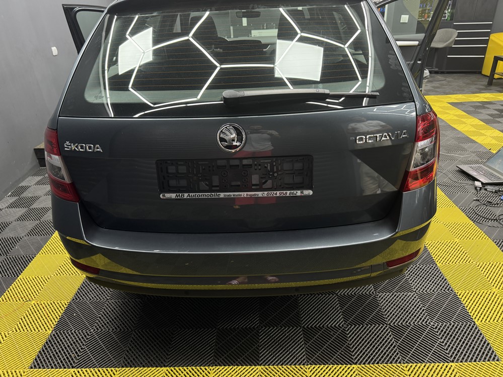 Montare 6 - Retrofit Montaj Instalare Camera Spate Marsarier Skoda Octavia 3 2019 Originala Highline Bucuresti