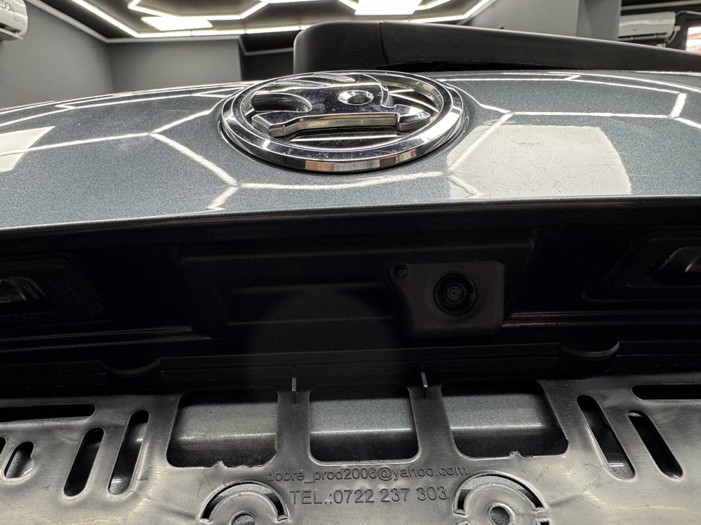 Montare 7 - Retrofit Montaj Instalare Camera Spate Marsarier Skoda Octavia 3 2019 Originala Highline Bucuresti