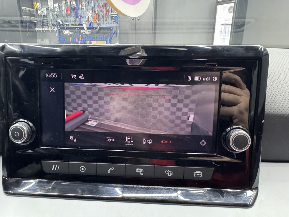 Montare 13 - Seat Arona 2021 Montare Instalare Camera Spate Marsarier Originala Highline Bucuresti