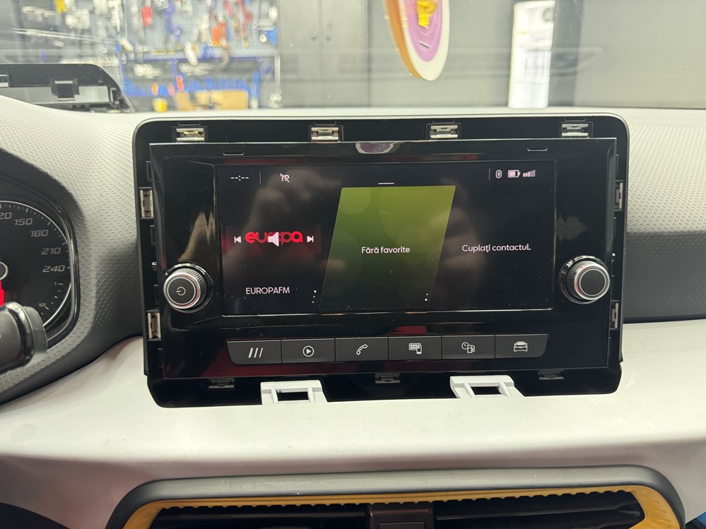 Montare 6 - Seat Arona 2021 Montare Instalare Camera Spate Marsarier Originala Highline Bucuresti