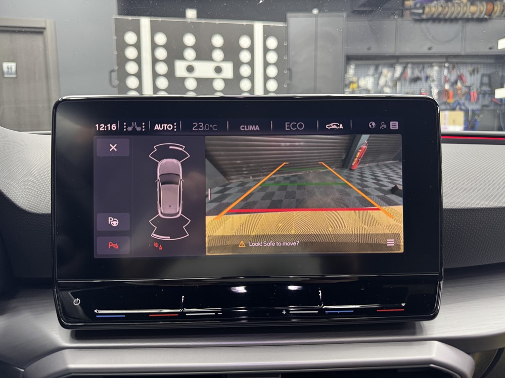 Montare 8 - Seat Leon 4 KL 2022 Inlocuire Camera Video Spate Marsarier Defecta Originala Highline Bucuresti