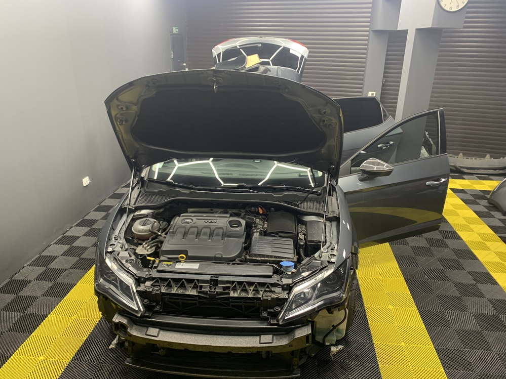 Montare 6 - Seat Leon 5F 2017 Instalare Senzori Parcare Fata Spate Originali Camera Spate Marsarier Highline