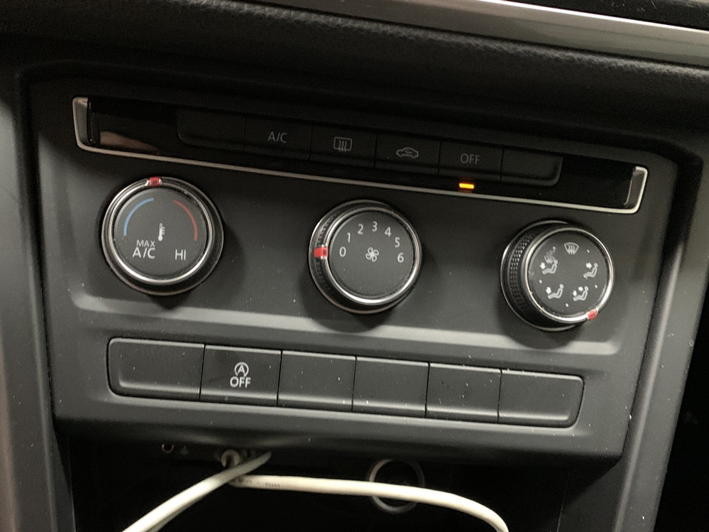 Activare 16 - Montare Senzori Parcare Fata Spate Camera Spate Apple Carplay Android Auto VW Touran 2 II Montare 16 - Montare Senzori Parcare Fata Spate Camera Spate Apple Carplay Android Auto VW Touran 2 II
