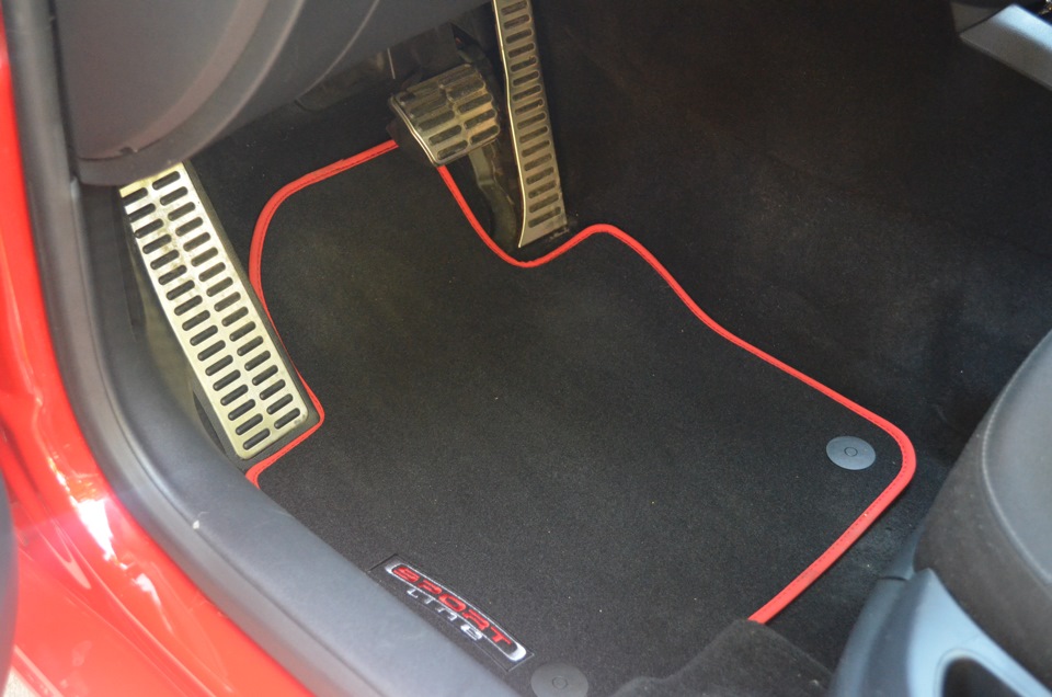 Poza 4 - Set 4 Presuri / Covorase Textile Fata + Spate SPORT LINE SKODA Octavia 2 II Poza 4 - Set 4 Presuri / Covorase Textile Fata + Spate SPORT LINE SKODA Octavia 2 II