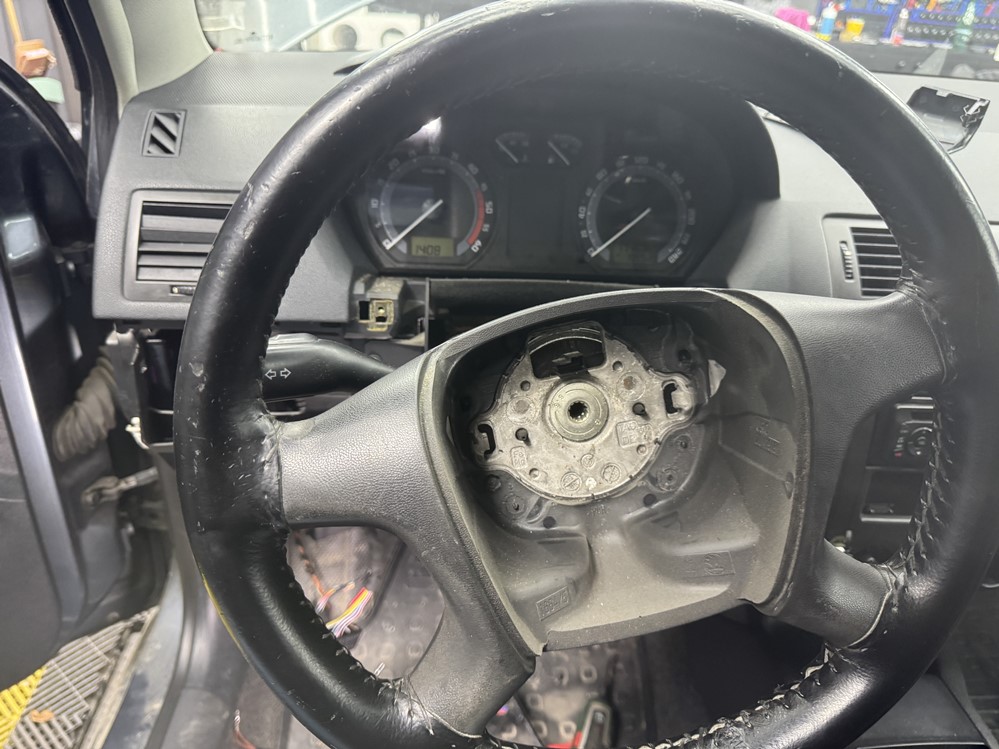 Activare 2 - Skoda Fabia I 2002 Montare Maneta Pilot Automat Tempomat Cruise Control Montare 2 - Skoda Fabia I 2002 Montare Maneta Pilot Automat Tempomat Cruise Control
