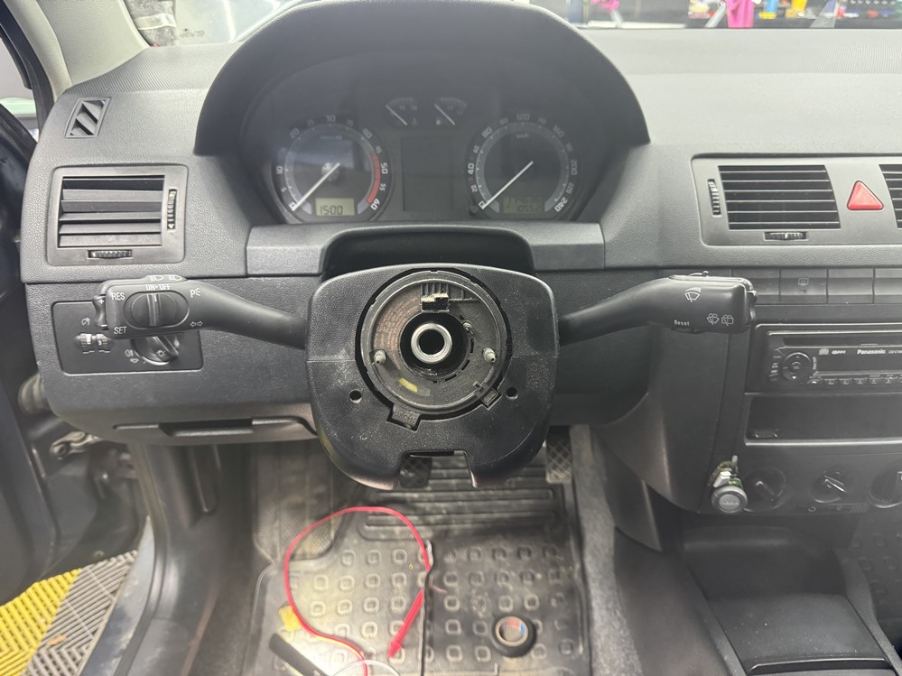 Activare 6 - Skoda Fabia I 2002 Montare Maneta Pilot Automat Tempomat Cruise Control Montare 6 - Skoda Fabia I 2002 Montare Maneta Pilot Automat Tempomat Cruise Control