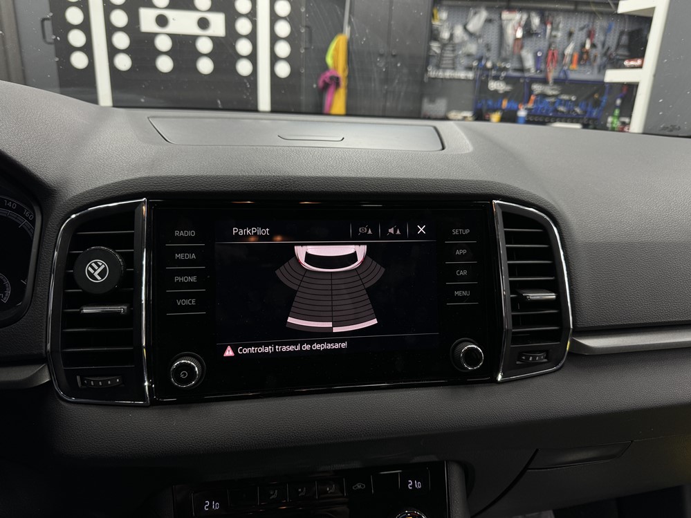 Activare 3 - Skoda Karoq 2021 Instalare Montare Activare Camera Spate Marsarier Originala Highline Bucuresti Montare 3 - Skoda Karoq 2021 Instalare Montare Activare Camera Spate Marsarier Originala Highline Bucuresti