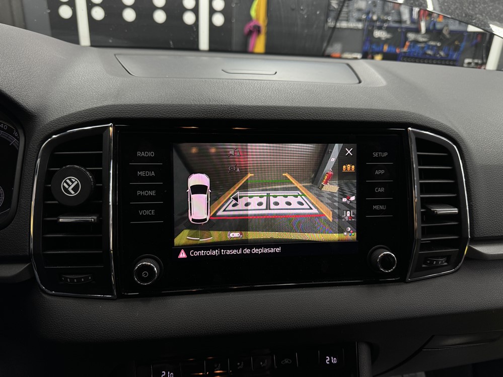 Activare 5 - Skoda Karoq 2021 Instalare Montare Activare Camera Spate Marsarier Originala Highline Bucuresti Montare 5 - Skoda Karoq 2021 Instalare Montare Activare Camera Spate Marsarier Originala Highline Bucuresti