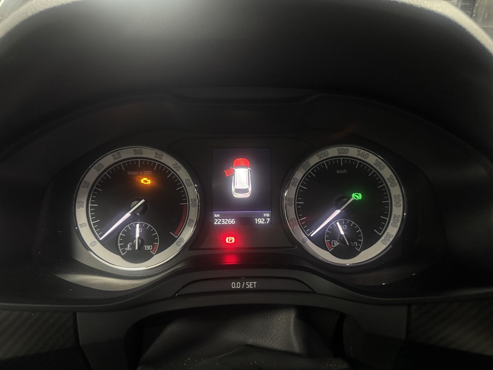 Montare 3 - Skoda Kodiaq 2018 Instalare Ceasuri Digitale Virtual Cockpit Retrofit Bord Digital Original