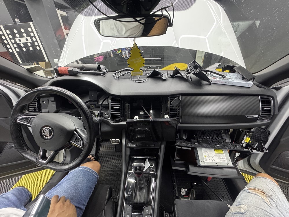 Activare 5 - Skoda Kodiaq 2019 Instalare Ceasuri Bord Digitale Virtual Cockpit AID LED Montare 5 - Skoda Kodiaq 2019 Instalare Ceasuri Bord Digitale Virtual Cockpit AID LED