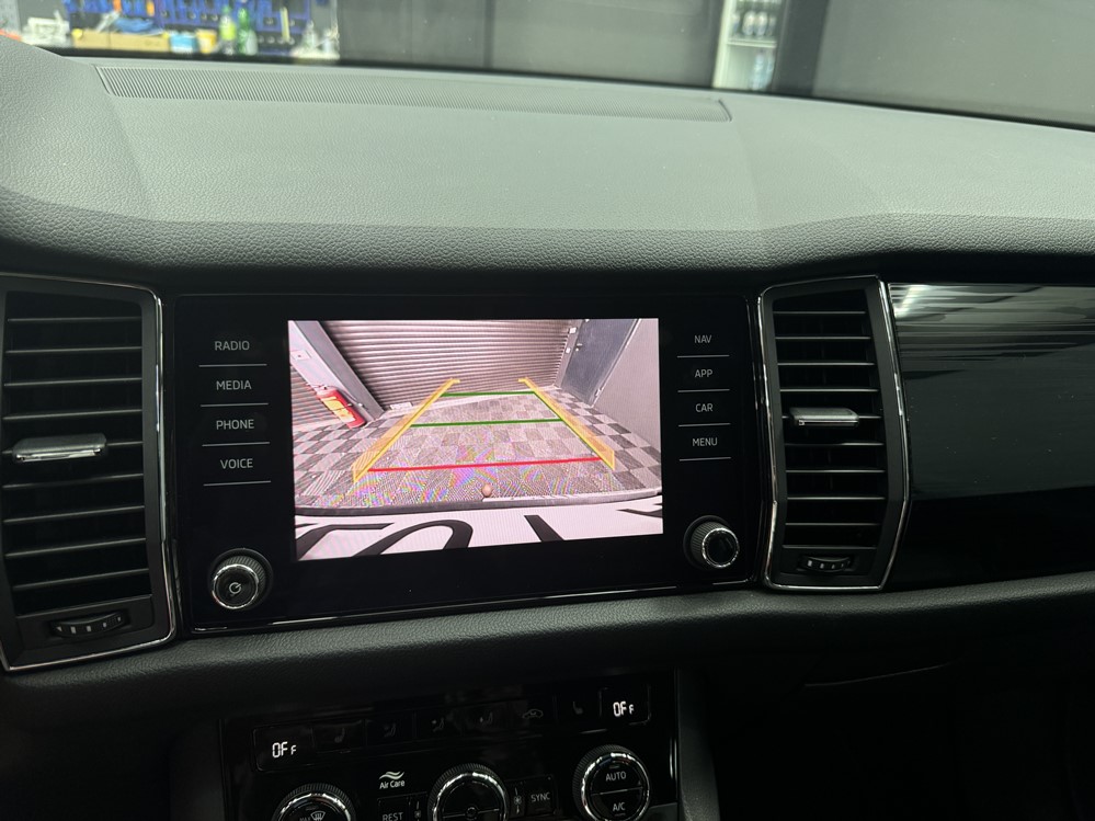 Montare 6 - Skoda Kodiaq 2021 Instalare Montare Activare Camera Spate Marsarier Originala Highline Bucuresti