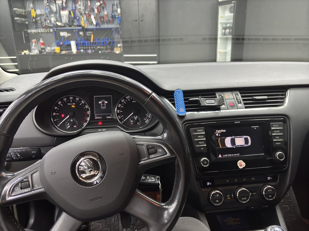 Montare 14 - Skoda Octavia 3 2014 Montaj Instalare Senzori Parcare Fata Spate Originali Bucuresti