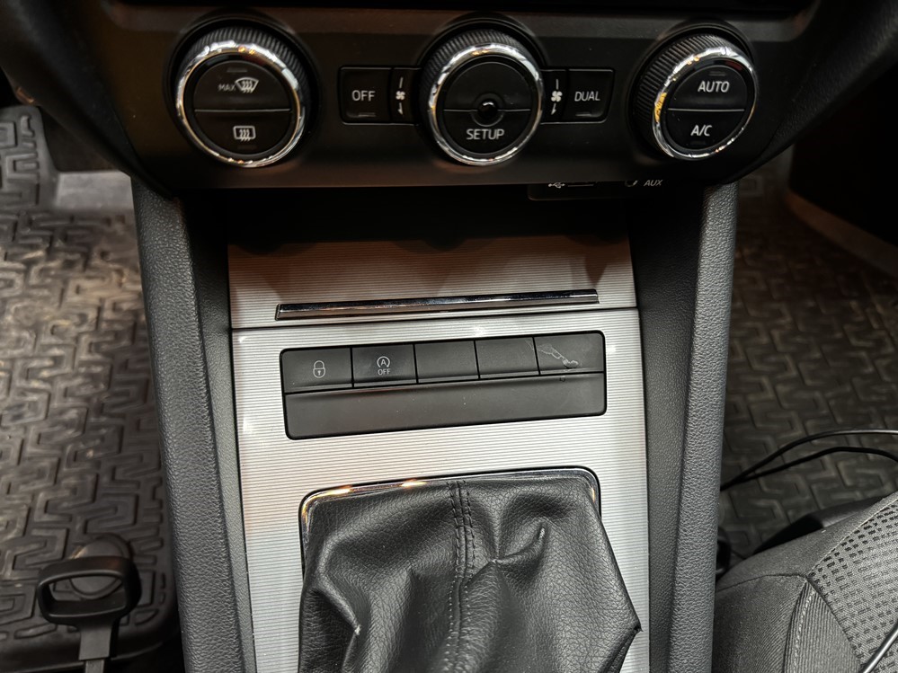 Montare 2 - Skoda Octavia 3 2014 Montaj Instalare Senzori Parcare Fata Spate Originali Bucuresti