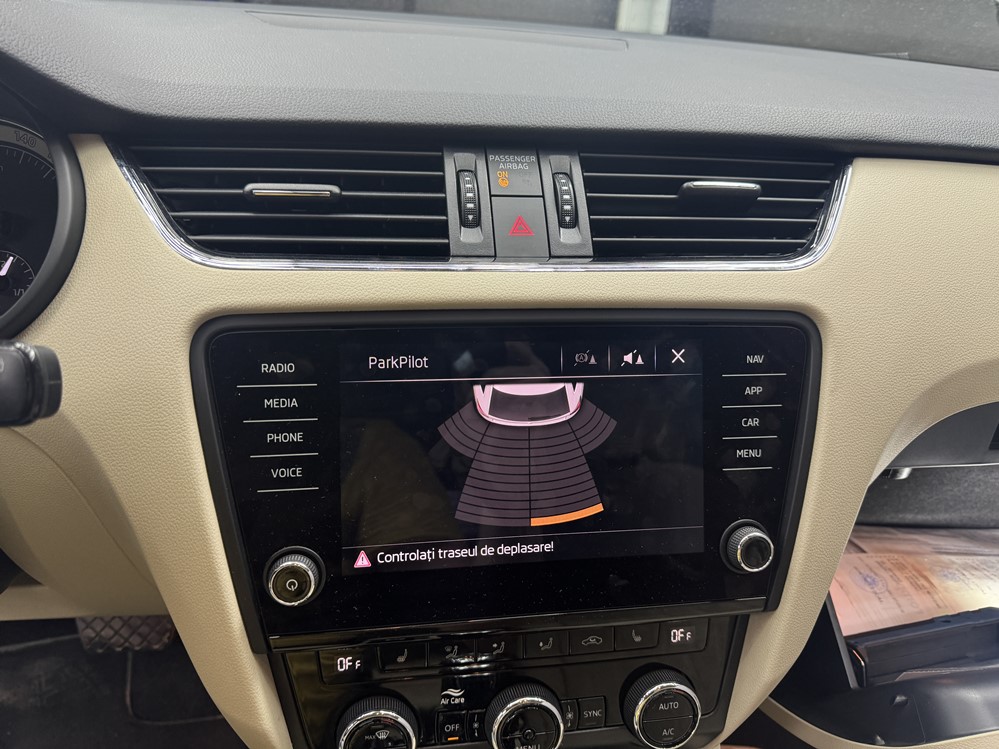 Montare 2 - Skoda Octavia 3 2016 Instalare Camera Spate Marsarier Highline Senzori Parcare Fata Park Pilot