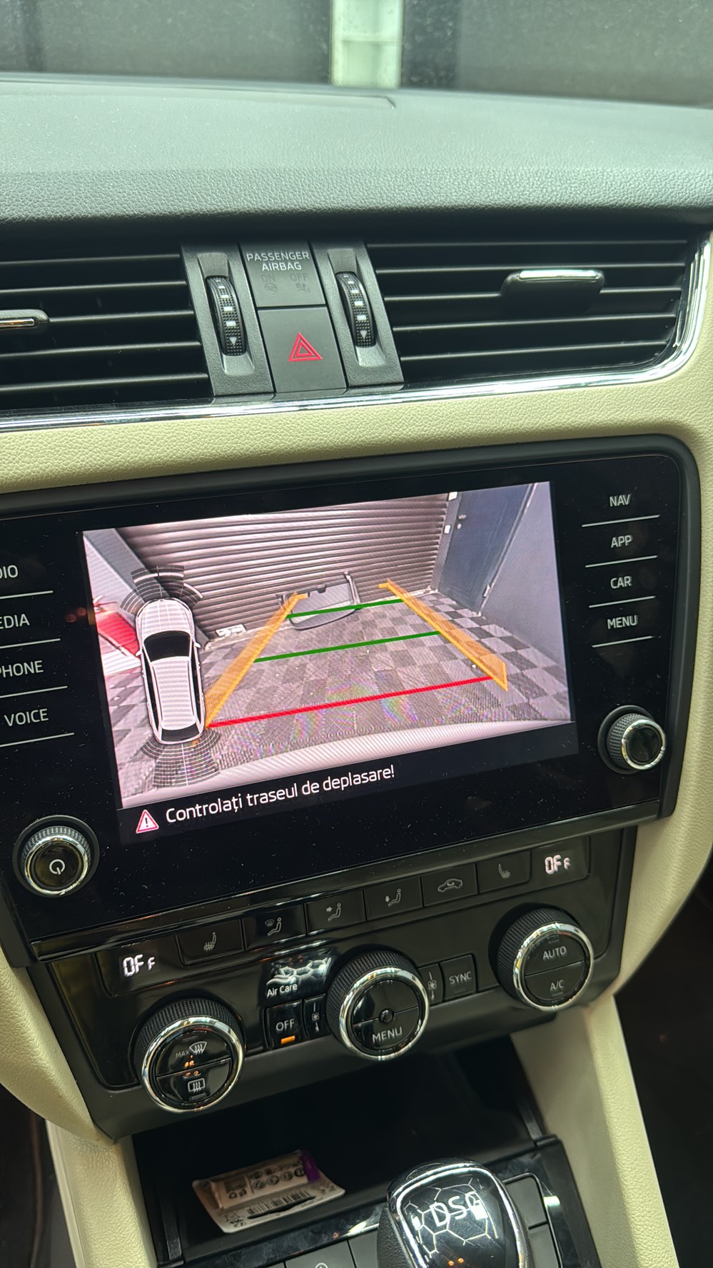 Montare 10 - Skoda Octavia 3 2016 Instalare Camera Spate Marsarier Highline Senzori Parcare Fata Park Pilot