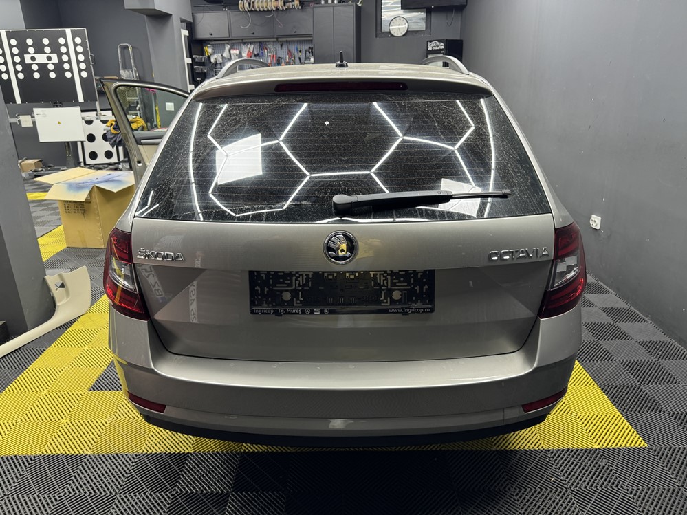 Montare 12 - Skoda Octavia 3 2016 Instalare Camera Spate Marsarier Highline Senzori Parcare Fata Park Pilot