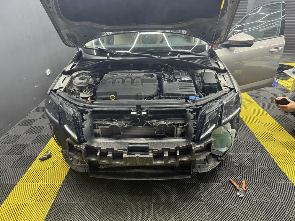 Montare 7 - Skoda Octavia 3 2016 Instalare Camera Spate Marsarier Highline Senzori Parcare Fata Park Pilot
