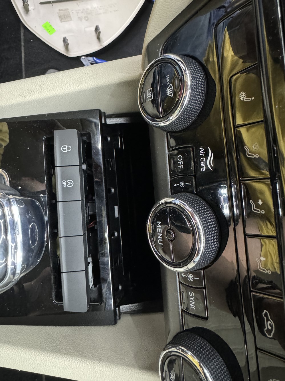 Montare 8 - Skoda Octavia 3 2016 Instalare Camera Spate Marsarier Highline Senzori Parcare Fata Park Pilot