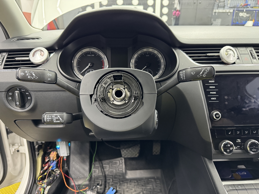 Montare 11 - Skoda Octavia 3 2019 Instalare Radar ACC Distronic Adaptive Cruise Control Front Assist Senzori Parcare Fata