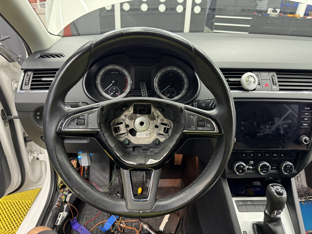 Montare 7 - Skoda Octavia 3 2019 Instalare Radar ACC Distronic Adaptive Cruise Control Front Assist Senzori Parcare Fata