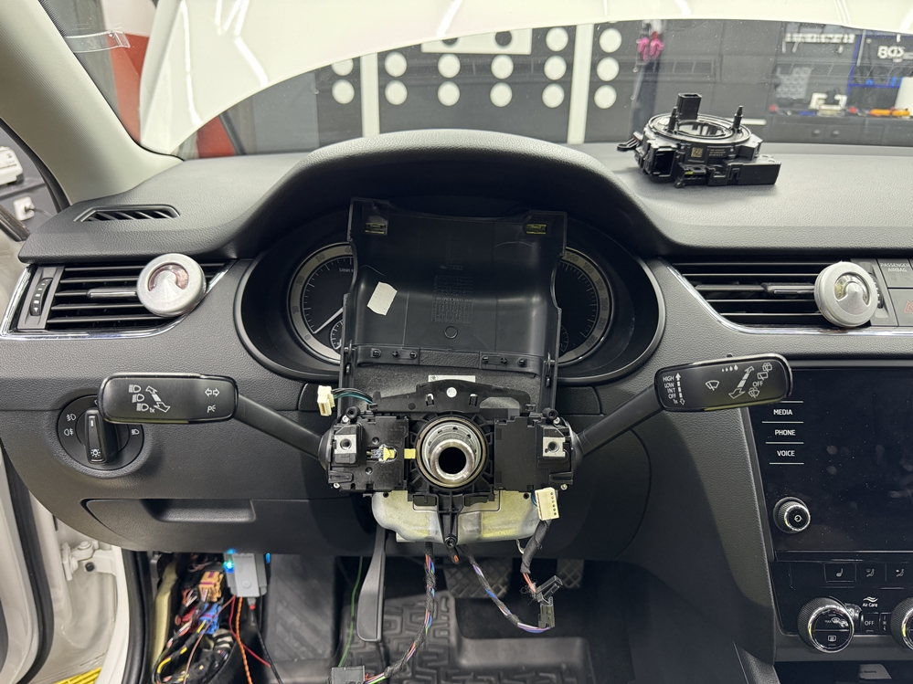 Montare 8 - Skoda Octavia 3 2019 Instalare Radar ACC Distronic Adaptive Cruise Control Front Assist Senzori Parcare Fata